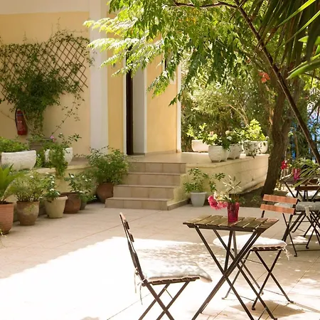 Aparthotel Hara *